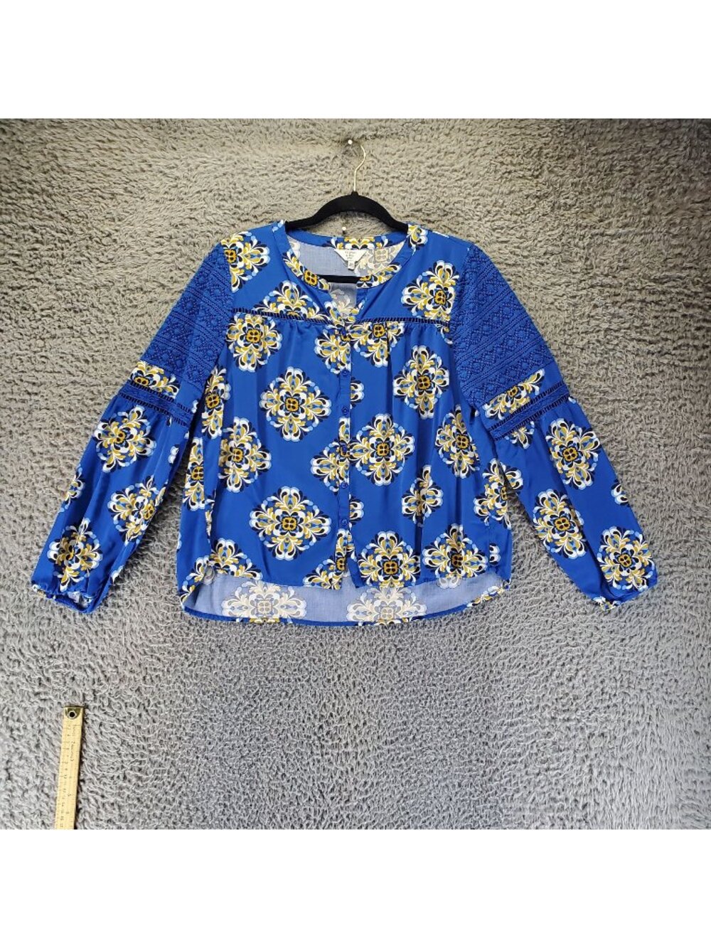 Crown & Ivy Top Women PXL Blue Floral Embroidered Long Sleeve Boho Blouse